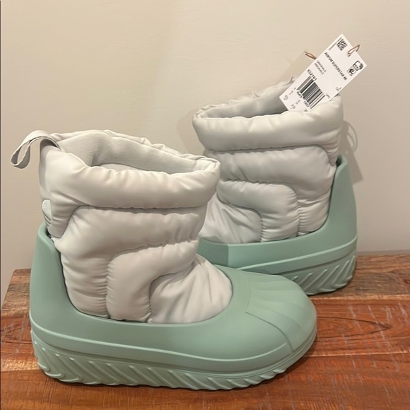 Adidas Mint Green Winter Boots, Women’s 6.5 - Picture 1 of 6
